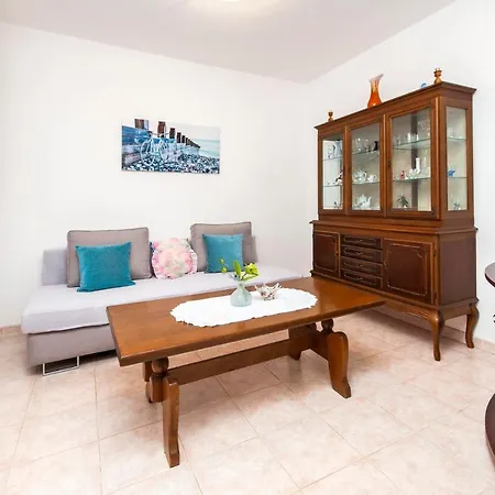Apartment Maxi