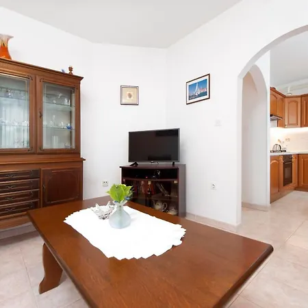 Apartment Maxi