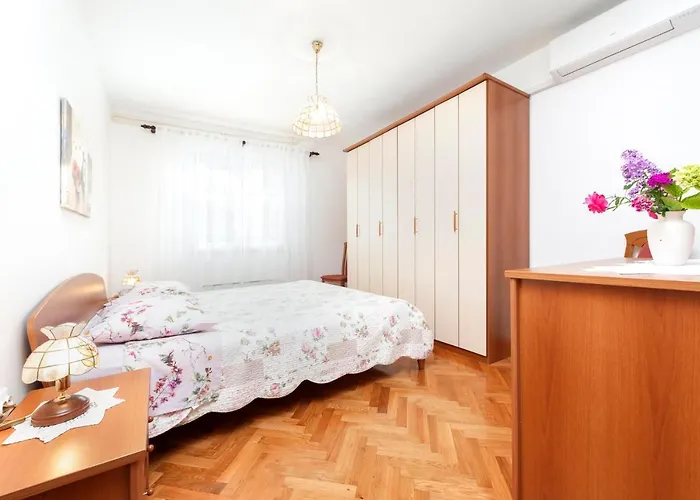 아파트 Maxi 로비니