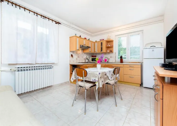 아파트 Maxi 로비니